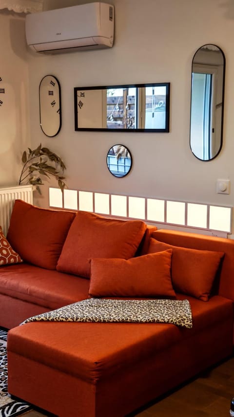 Living room, air conditioner