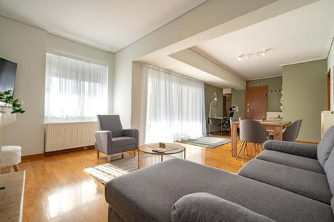 Sunlit Terrace 3BR Apartment - Tavros by ΜΡS Apartment in Kallithea