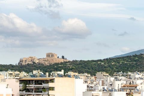 Sunlit Terrace 3BR Apartment - Tavros by ΜΡS Apartment in Kallithea