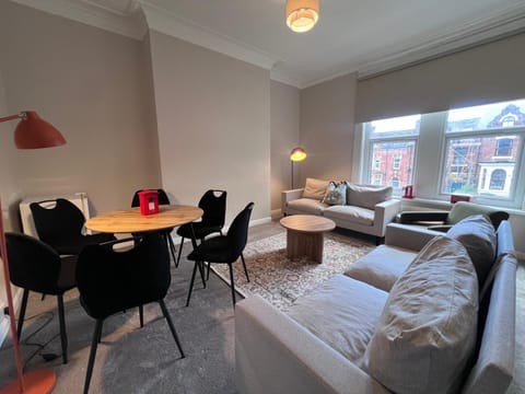 The Bluebird Rooms III Bed and Breakfast in Leeds