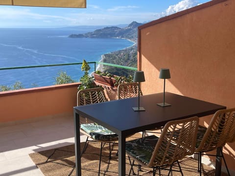 Patio, Natural landscape, Balcony/Terrace, Dining area, Mountain view, Sea view