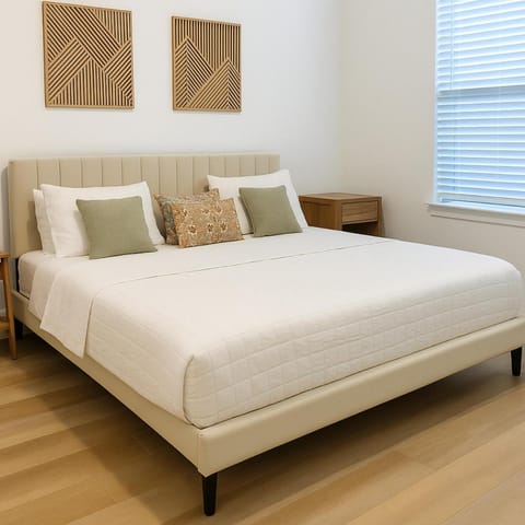 Cozy & Chic - Worker Friendly Apartment in Sherman