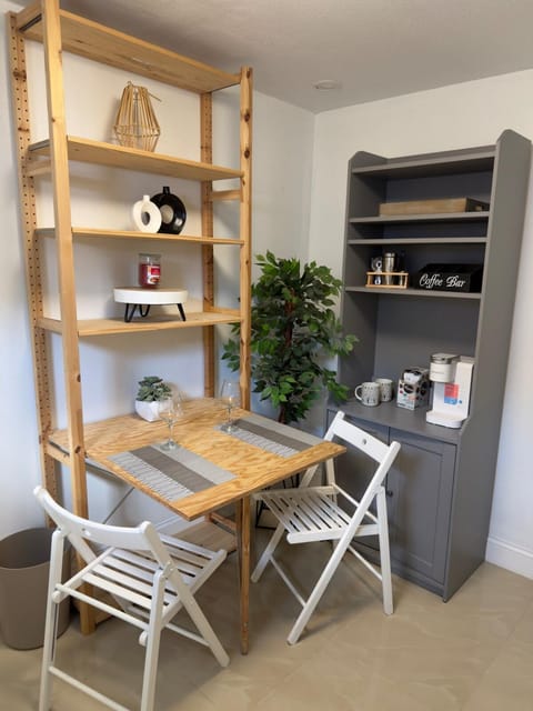 Coffee/tea facilities, kitchen