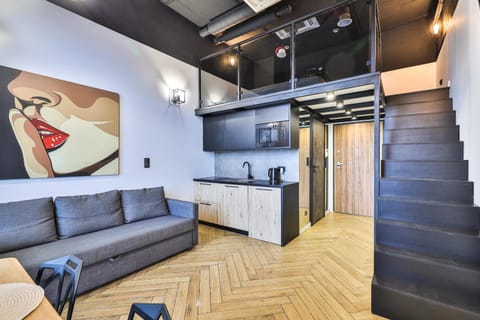 TV and multimedia, Kitchen or kitchenette, Living room, Seating area