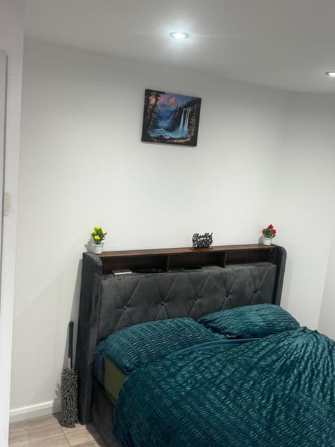 Executive Private Space Bed and Breakfast in Bedford