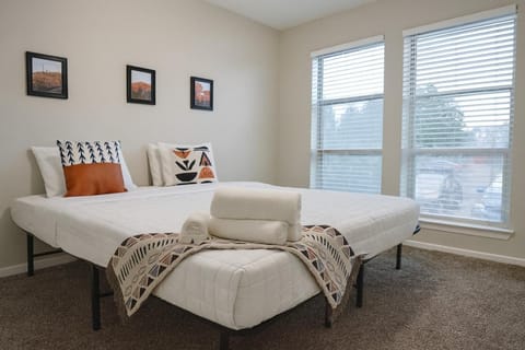 KINGbed A plus location A plus for workers LongStayDiscount Apartment in Sherman