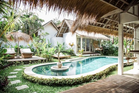 Property building, Garden, Pool view, Swimming pool
