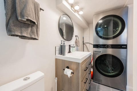 Beachside Bliss -Unit 1 - Walk to Ocean & Restaurants House in Jacksonville Beach