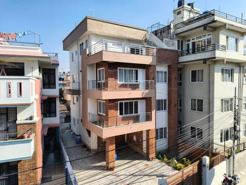 Property building, Neighbourhood