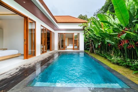 Property building, Garden view, Pool view, Swimming pool