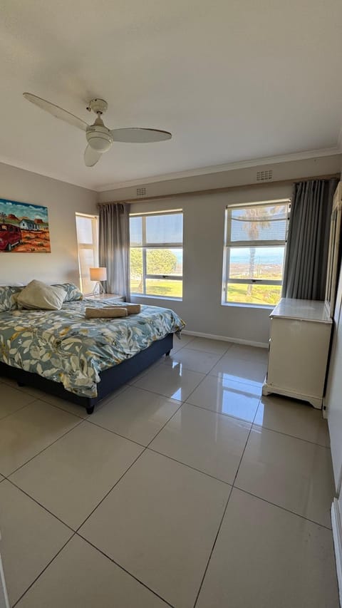 Bed, View (from property/room), Photo of the whole room, Bedroom, Sea view, Sunset