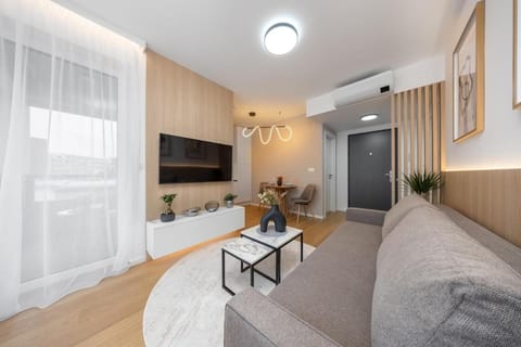 TV and multimedia, Kitchen or kitchenette, Living room, Seating area
