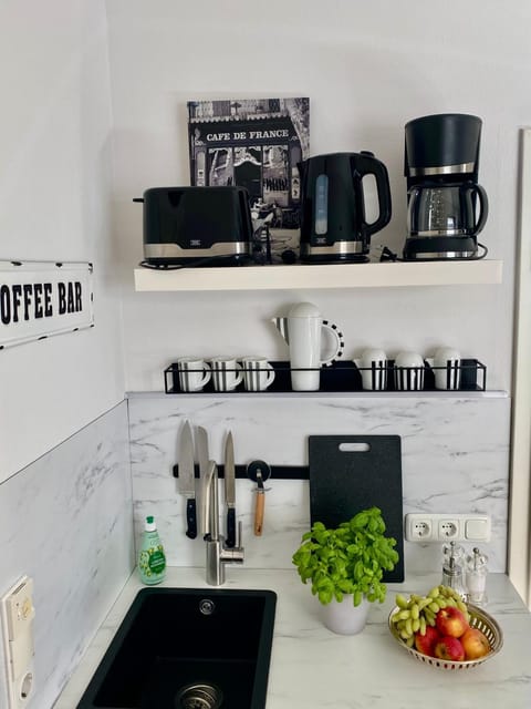 Coffee/tea facilities, Kitchen or kitchenette, toaster