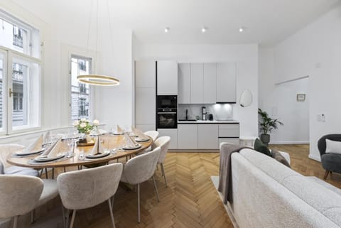 Living room, Photo of the whole room, kitchen, air conditioner