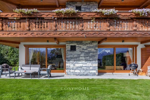 Property building, Spring, Day, Garden, Balcony/Terrace, Balcony/Terrace, Garden view