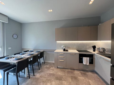 Kitchen or kitchenette, Dining area, kitchen