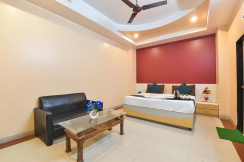 View (from property/room), Seating area, Bedroom
