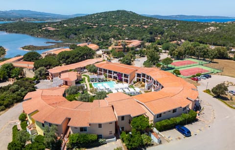 Property building, Bird's eye view, Beach