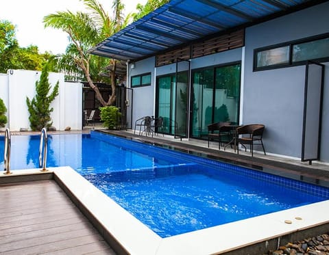 Swimming pool, Swimming pool