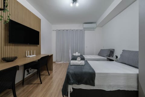 Bed, TV and multimedia, Bedroom