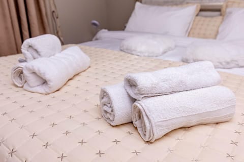 Bedroom, towels