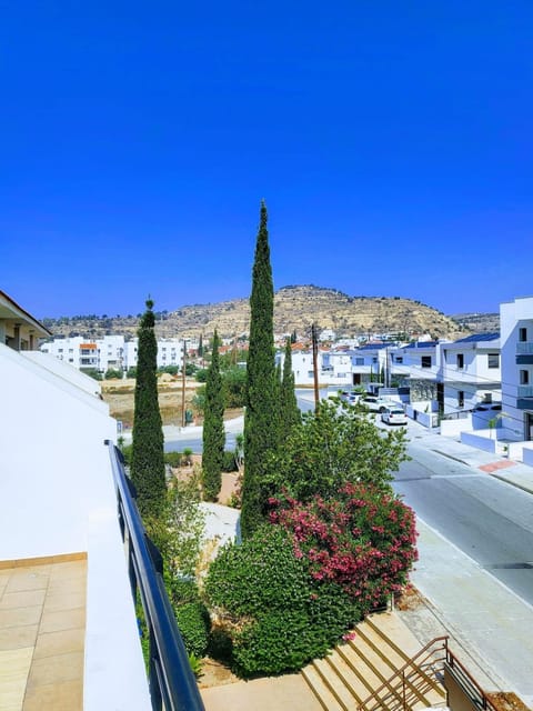Day, View (from property/room), Seating area, Mountain view