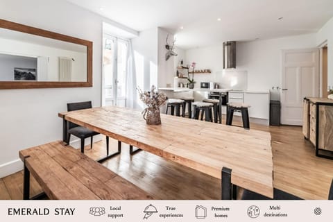 Kitchen or kitchenette, Dining area, dishwasher, oven, stove