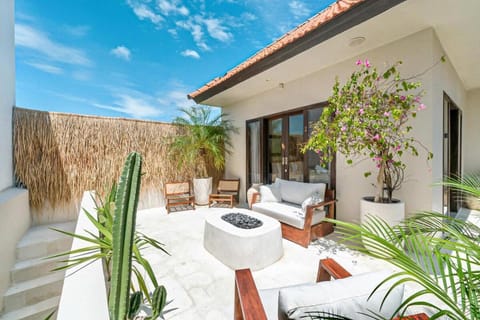 1mn from beach - 3BR Terrace-Cinema & Brasero House in North Kuta