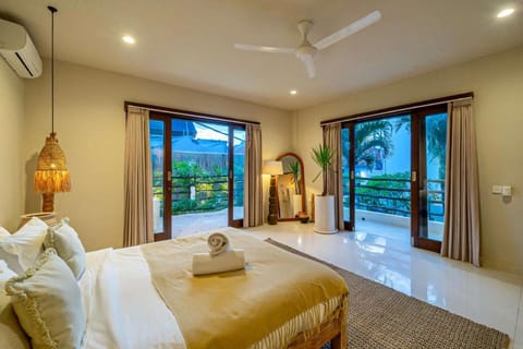 1mn from beach - 3BR Terrace-Cinema & Brasero House in North Kuta