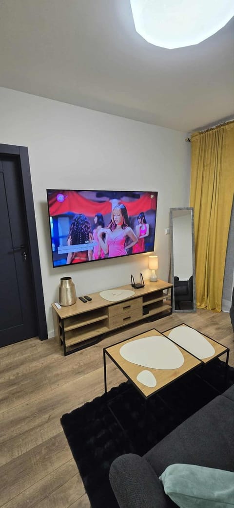 TV and multimedia, Balcony/Terrace, Living room