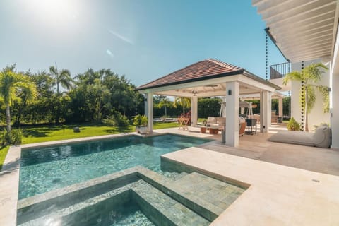 Property building, Patio, Day, Garden, Garden view, Pool view, Swimming pool, sunbed