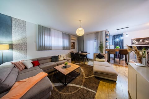 TV and multimedia, Living room, Photo of the whole room, Seating area