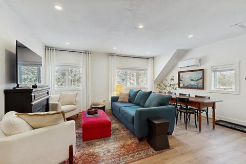 Mill Brook Retreat - Unit 2 Apartment in Waitsfield