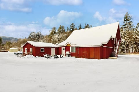 Mill Brook Retreat - Unit 2 Apartment in Waitsfield