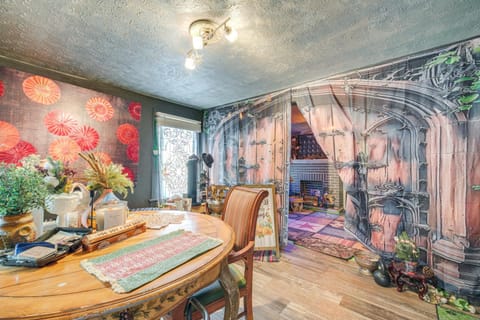 7 Mi to Cuyahoga Valley NP Walkable Apt! Apartment in Cuyahoga Falls