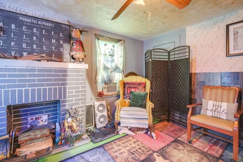 7 Mi to Cuyahoga Valley NP Walkable Apt! Apartment in Cuyahoga Falls