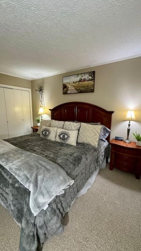 Sugar Mountain Ski in Ski Out Condo Steps to Slope Apartment in Sugar Mountain