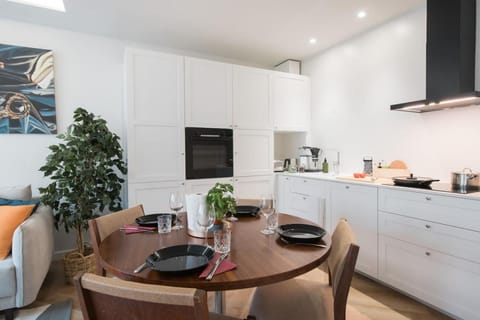 Coffee/tea facilities, Kitchen or kitchenette, Food and drinks, Dining area, pet friendly, stove