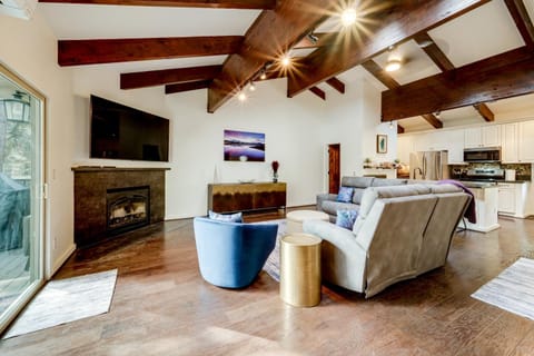 3 Mi to Slopes! Family Tahoe North Shore Getaway Apartment in Incline Village