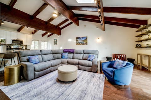 3 Mi to Slopes! Family Tahoe North Shore Getaway Apartment in Incline Village