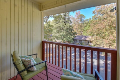 Dog Friendly! Hot Springs Condo with Private Balcony Apartment in Garland County
