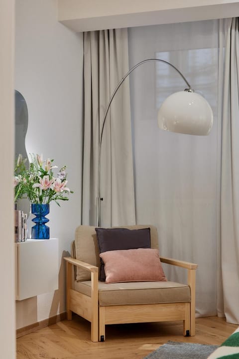 Communal lounge/ TV room, Bed, Children play ground, Living room, Photo of the whole room, Business facilities, Seating area, Bedroom, dishwasher, flat iron