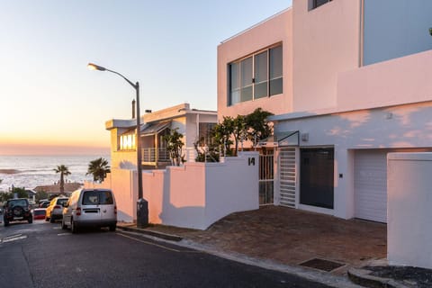 Property building, Neighbourhood, Street view, Parking
