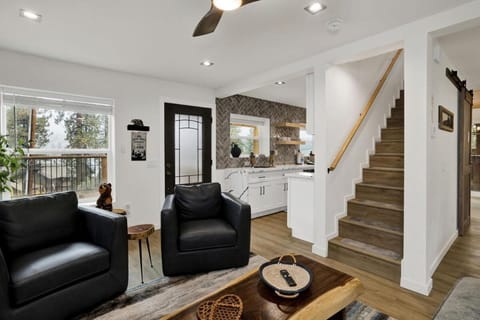 Stairway to Heaven at Big Bear- Million Dollar Lake Views - Modern Luxury Chalet w/ Hot Tub House in Big Bear