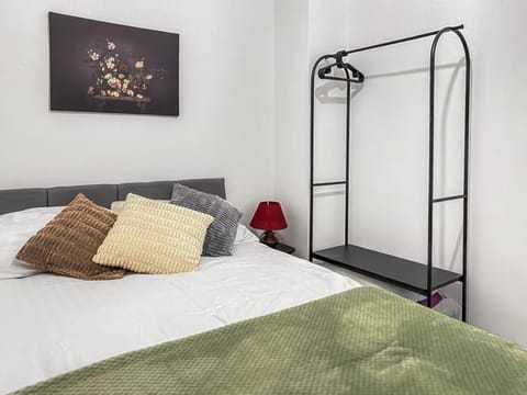 Barnsley Terrace Getaway Nearby Peak District Apartment in Borough of Barnsley