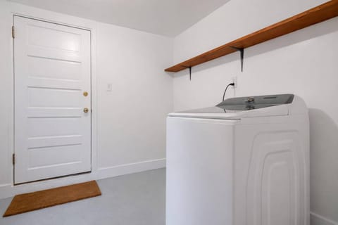 Quaint and Charming 2BR APT in Central Oakland Apartment in Emeryville