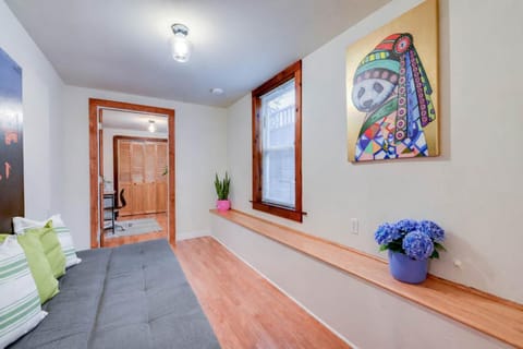 Quaint and Charming 2BR APT in Central Oakland Apartment in Emeryville