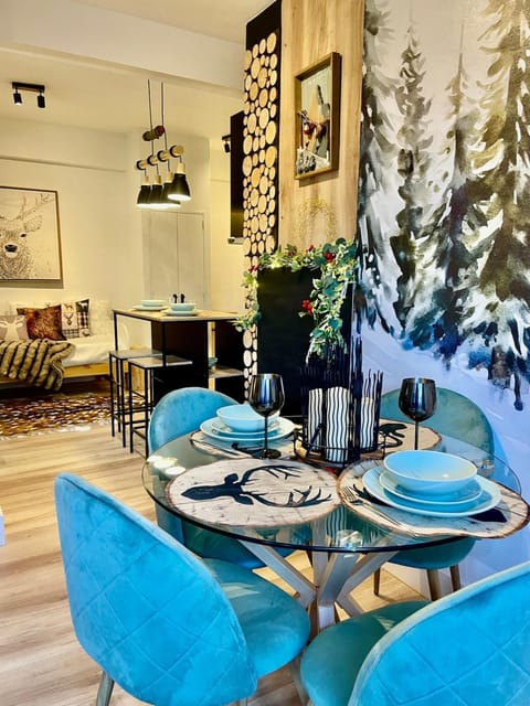 Living room, Decorative detail, Seating area, Dining area