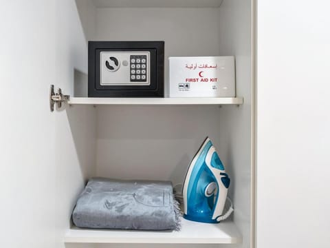 Elite Nest - Deluxe Studio only 1 min away from WB & Ferrari World Apartment in Abu Dhabi