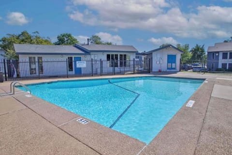 Modern&Beautiful pool A plus ocation LongStayDiscount Apartment in Sherman